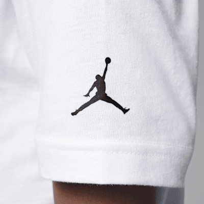 Playera Poolside Jumpman Jordan Flight Essentials para niños talla pequeña