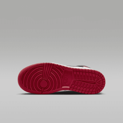 Air Jordan 1 Mid Older Kids' Shoes. Nike IL