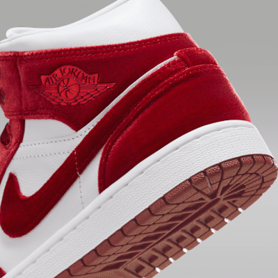 Air Jordan 1 Mid SE Women's Shoes