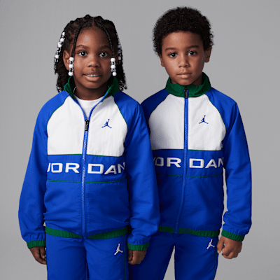 Conjunto con ribetes de rompevientos de dos piezas Jordan para niños talla pequeña