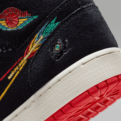 Air Jordan 1 Mid SE Big Kids' Shoes