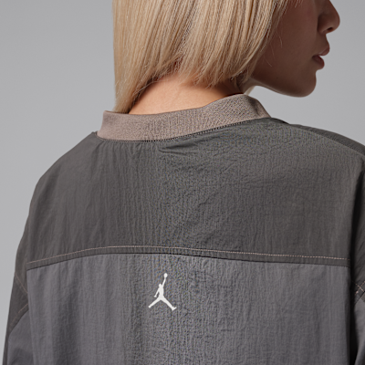 Sudadera sin cierre Jordan Brooklyn de manga larga de tejido Woven con gráfico para mujer