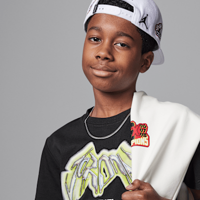 Playera de deporte con gráfico para niños talla grande Jordan Dri-FIT