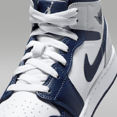 Air Jordan 1 Mid Genç Çocuk Ayakkabısı