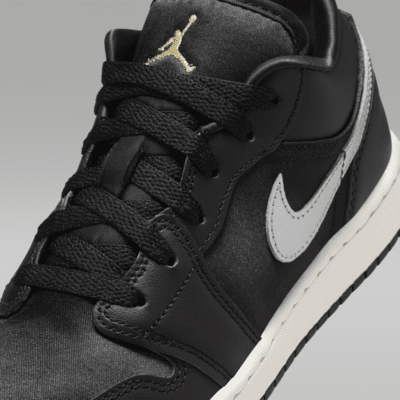 รองเท้าเด็กโต Air Jordan 1 Low SE