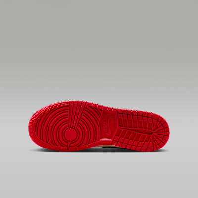 Air Jordan 1 Low SE Older Kids' Shoes