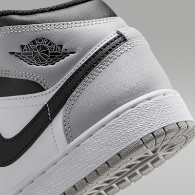 Air Jordan 1 Mid Big Kids' Shoes