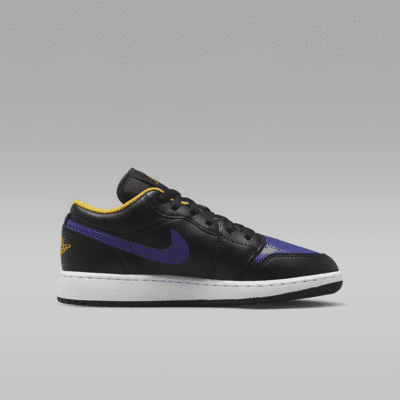 Air Jordan 1 Low Older Kids' Shoes
