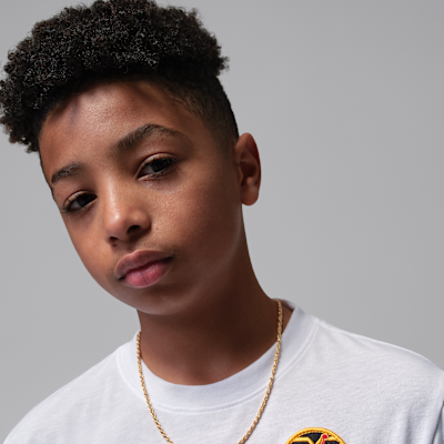 Playera con parche Dynasty para niños talla grande Jordan