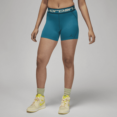 Versatile and Stylish Shorts: Jordan Logo Waistband and Diamond Shorts