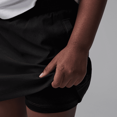 Conjunto de skort de dos piezas de manufactura utilitaria Jordan para niños de talla pequeña