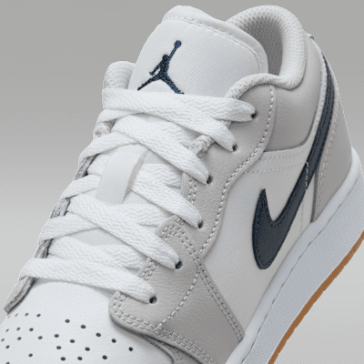 Air Jordan 1 Low Older Kids' Shoes