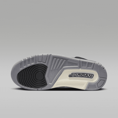 Air Jordan 3 Retro Women's Shoes