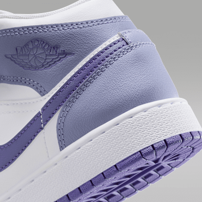 Air Jordan 1 Mid Older Kids' Shoes