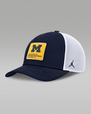 Мужские  Michigan On-Field Rise Engineered Jordan Brand College Trucker Adjustable Hat
