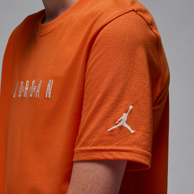 Playera con logotipo bordado Jordan para niños talla grande
