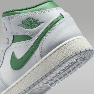 Air Jordan 1 Mid Older Kids' Shoes