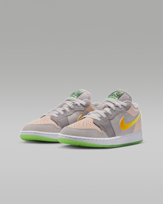 Air Jordan 1 低筒鞋 Sneaker School