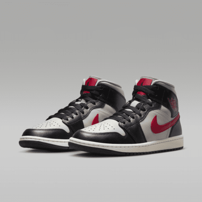 Air Jordan 1 Mid Women's Shoes