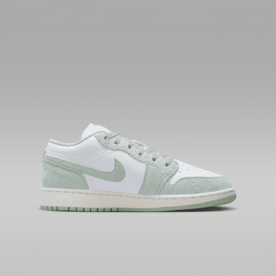 Air Jordan 1 Low SE Older Kids' Shoes