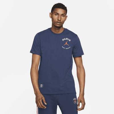 Paris Saint-Germain Men's Logo T-Shirt. Nike IN