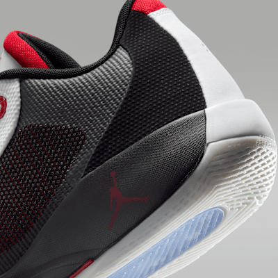 Tenis de básquetbol Luka .77 "Bloodline"