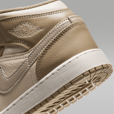 Air Jordan 1 Mid Big Kids' Shoes