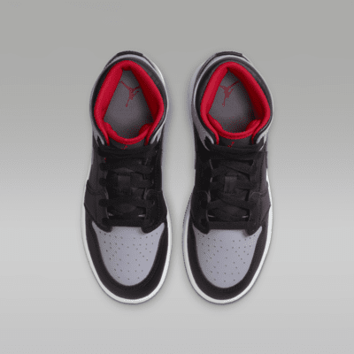 Air Jordan 1 Mid Older Kids' Shoes
