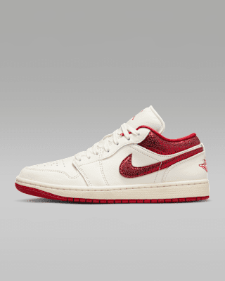 Женские кроссовки Air Jordan 1 Low SE