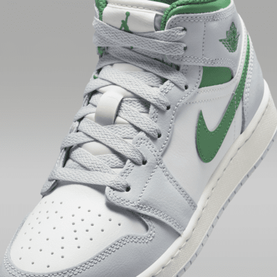 Air Jordan 1 Mid Older Kids' Shoes