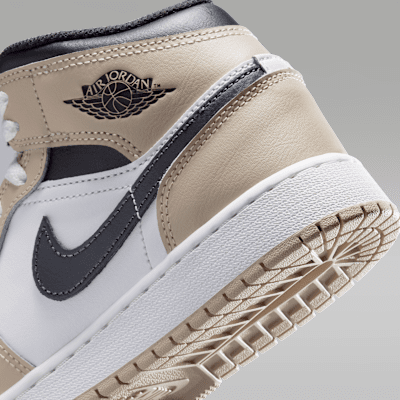 Air Jordan 1 Mid Older Kids' Shoes