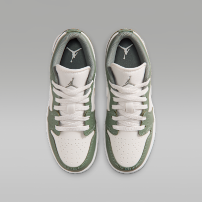 Air Jordan 1 Low Older Kids' Shoes