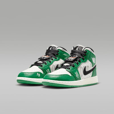 Air Jordan 1 Mid SE Older Kids' Shoes