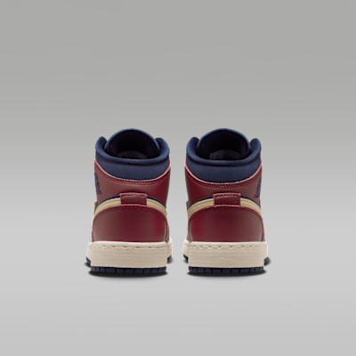 Air Jordan 1 Mid SE Older Kids' Shoes