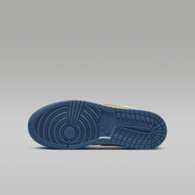 Air Jordan 1 Low SE Older Kids' Shoes