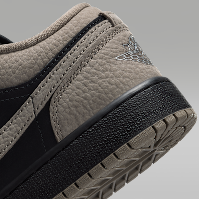 Air Jordan 1 Low SE Older Kids' Shoes