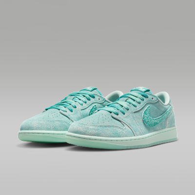 Air Jordan 1 Retro Low Women's Shoes