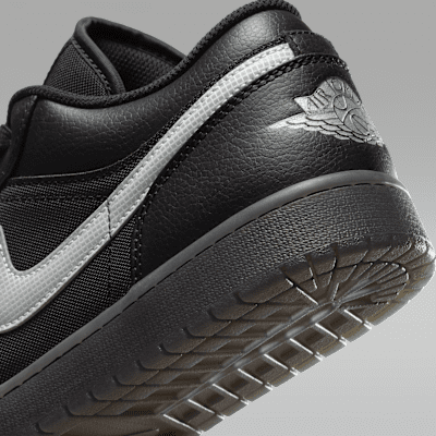 รองเท้าผู้ชาย Air Jordan 1 Low SE