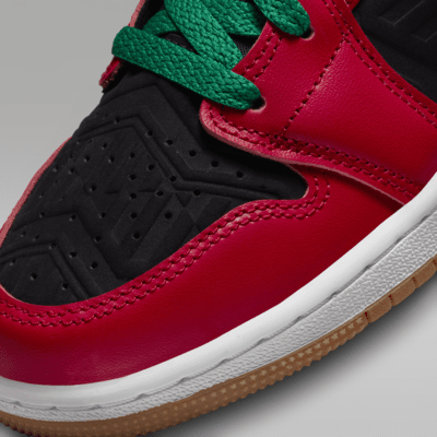 Air Jordan 1 Mid SE Older Kids' Shoes