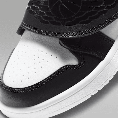 Sky Jordan 1 Younger Kids' Shoe