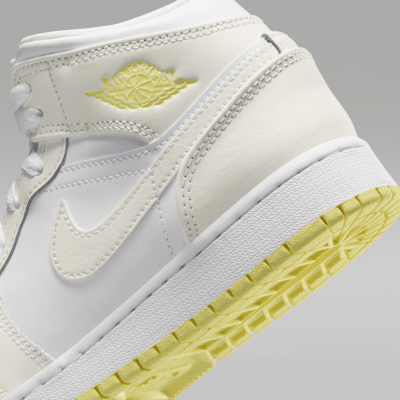 Air Jordan 1 Mid Big Kids' Shoes