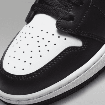 Air Jordan 1 Low Older Kids' Shoes