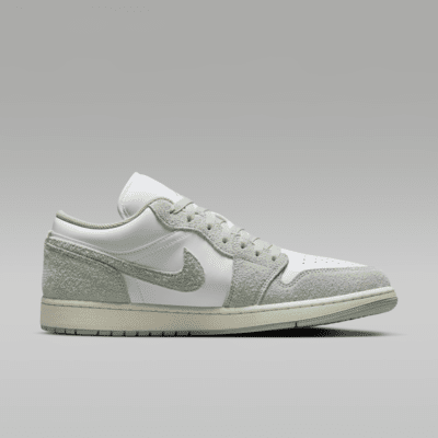 Air Jordan 1 Low SE Erkek Ayakkabısı