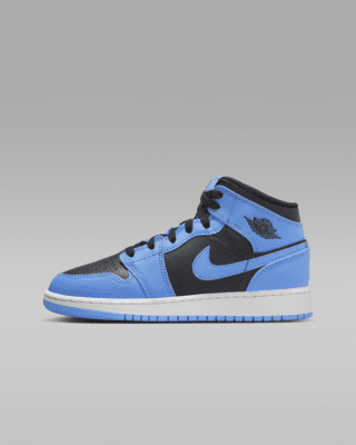 Air Jordan 1 Mid Shoes. Nike IN