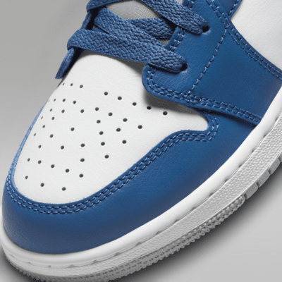 Air Jordan 1 Low Older Kids' Shoes