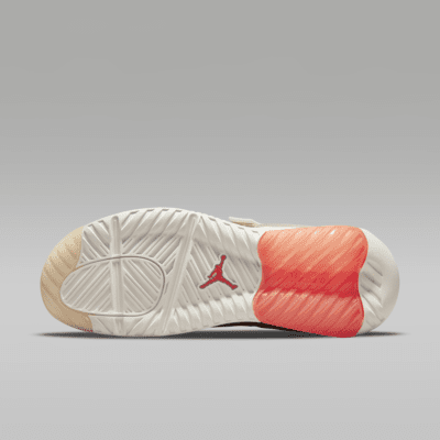 Jordan MA2 Shoe