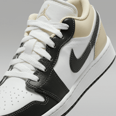 Air Jordan 1 Low Older Kids' Shoes
