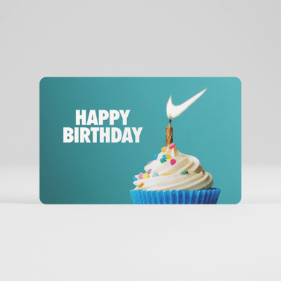 La tarjeta de regalo Nike se envía por correo en una minicaja de tenis Nike