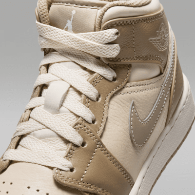 Air Jordan 1 Mid Big Kids' Shoes