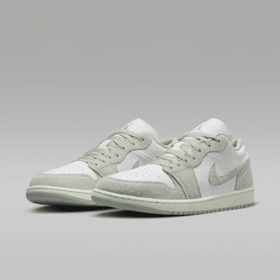 Air Jordan 1 Low SE Erkek Ayakkabısı